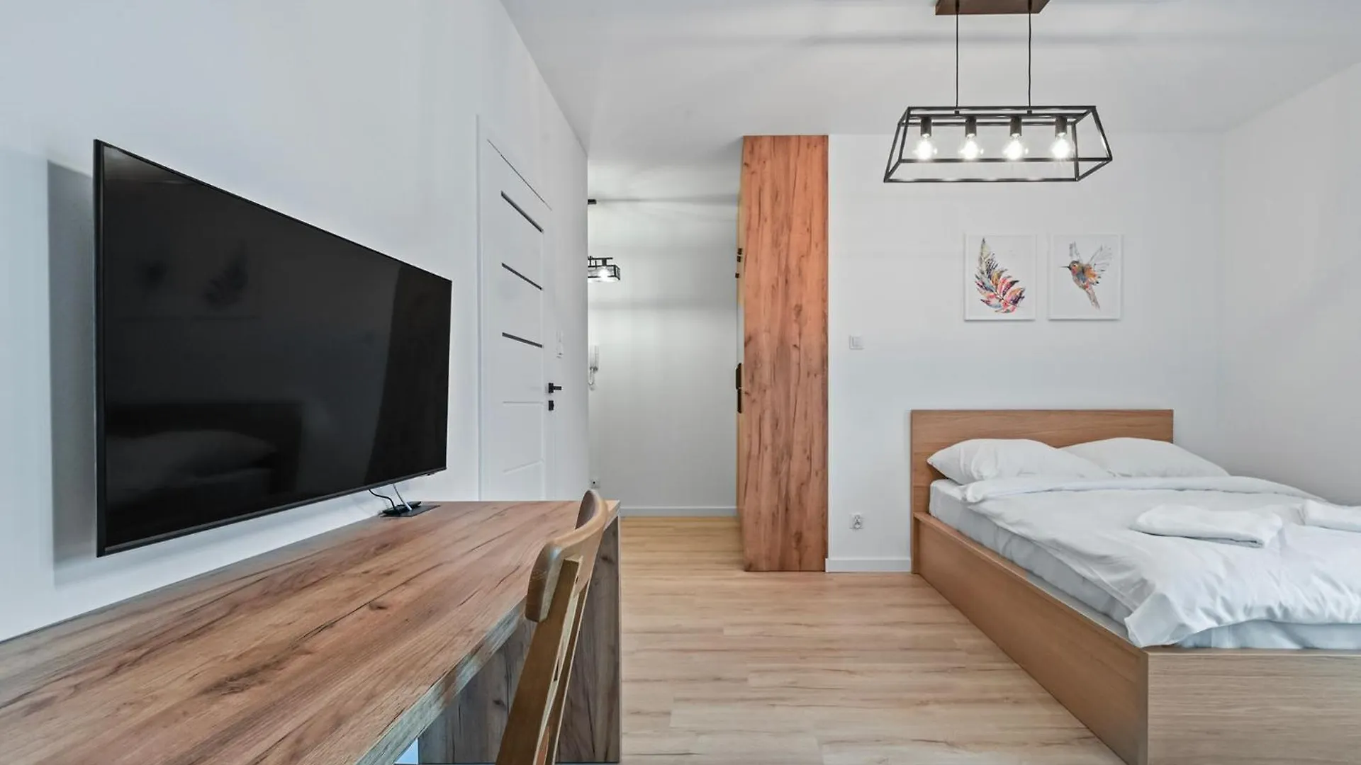Stylish Studio. Free Parking. Warsaw Apartment