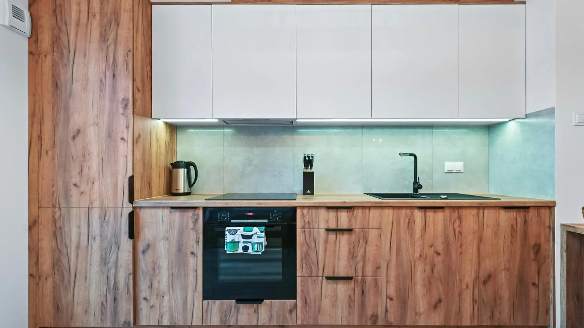 Stylish Studio. Free Parking. location